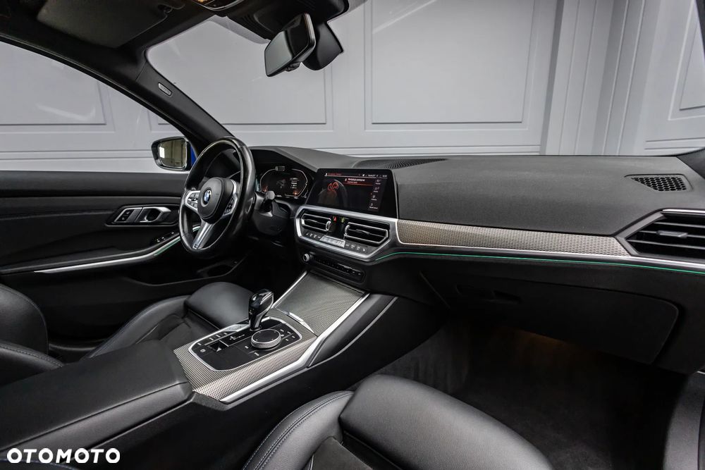 BMW Seria 3 320d xDrive M Sport sport - 29