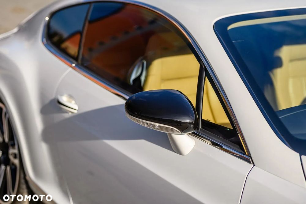 Bentley Continental GT - 10