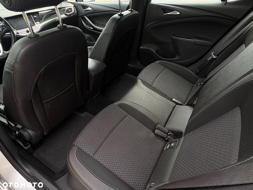 Opel Astra 1.4 T Enjoy - 9