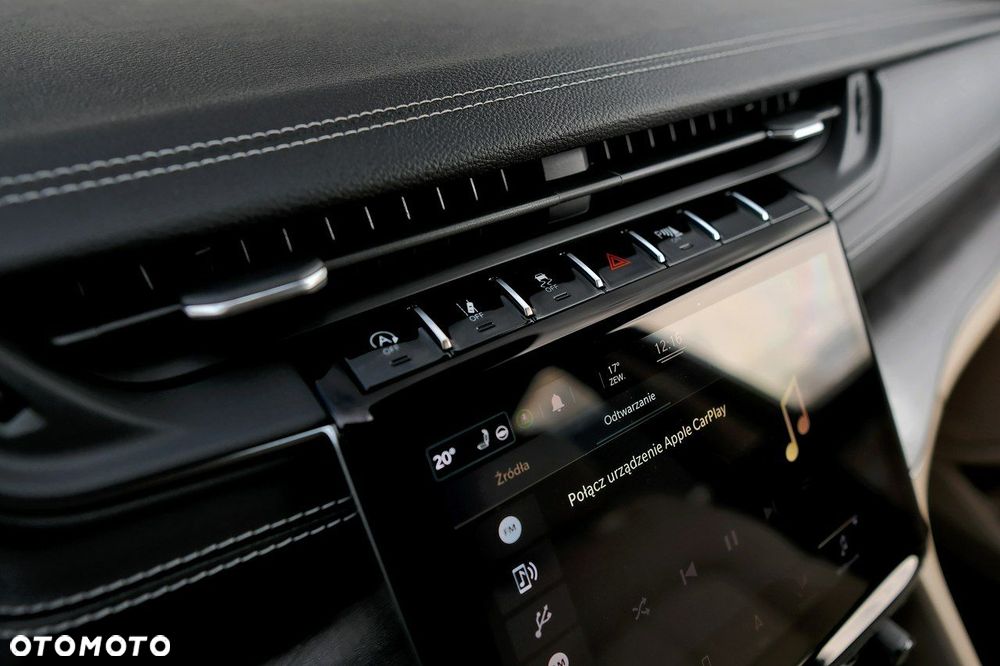 Jeep Grand Cherokee - 36