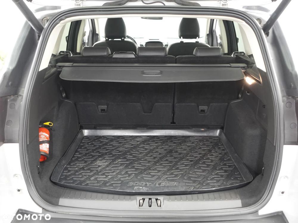 Ford Kuga - 22