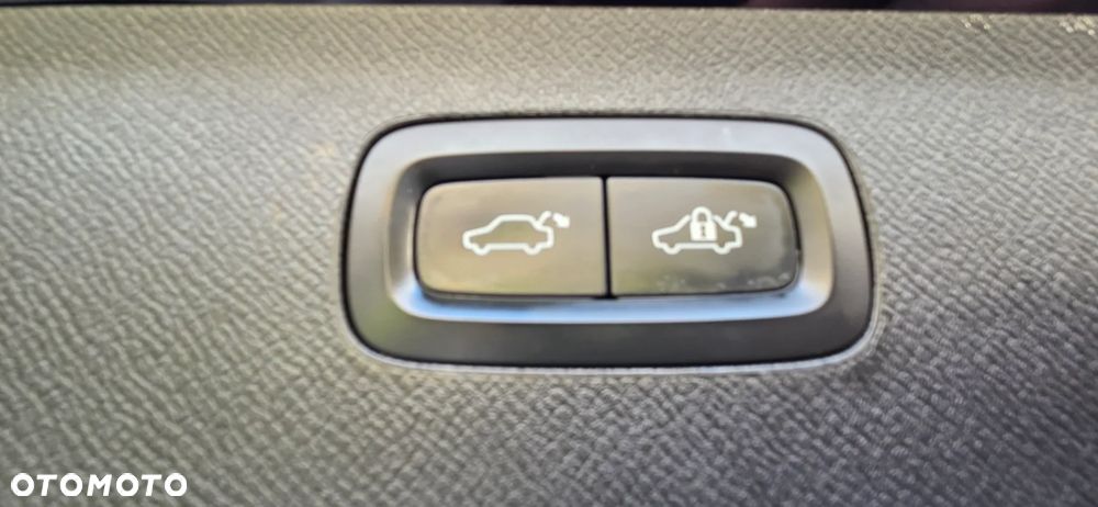 Volvo XC 90 D5 SCR AWD Inscription - 32