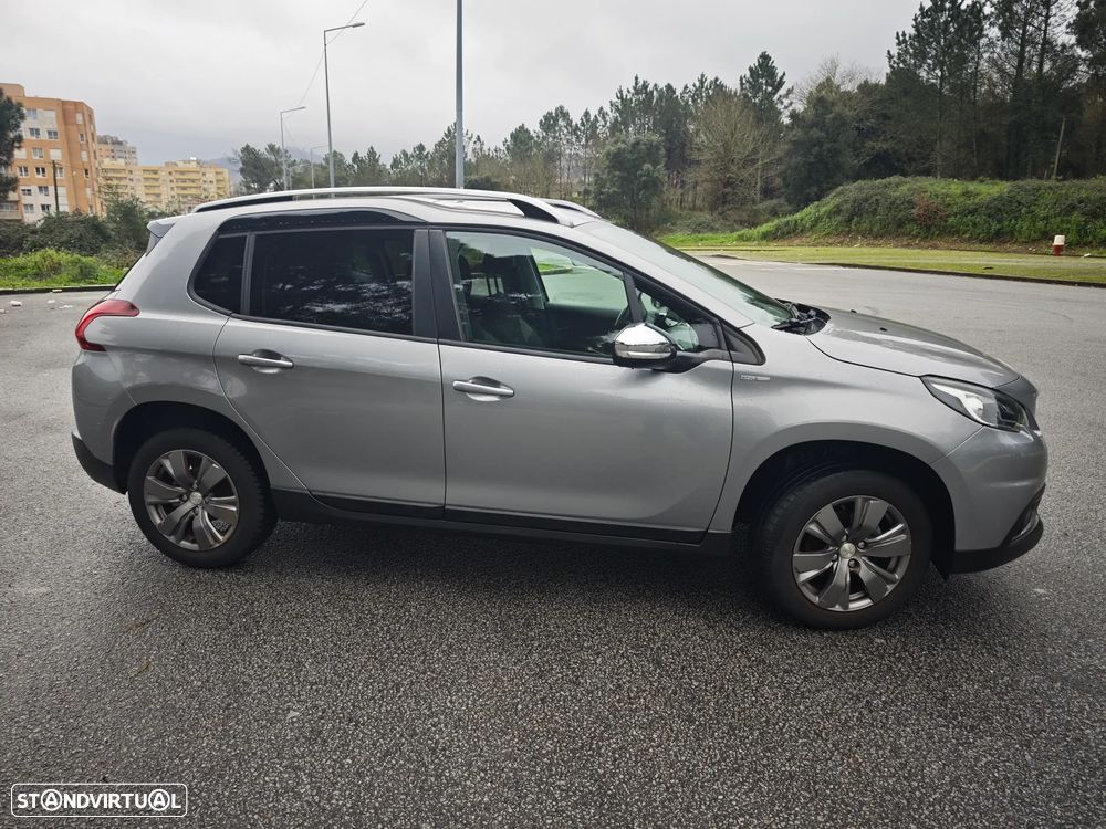 Peugeot 2008 1.2 PureTech Style - 8