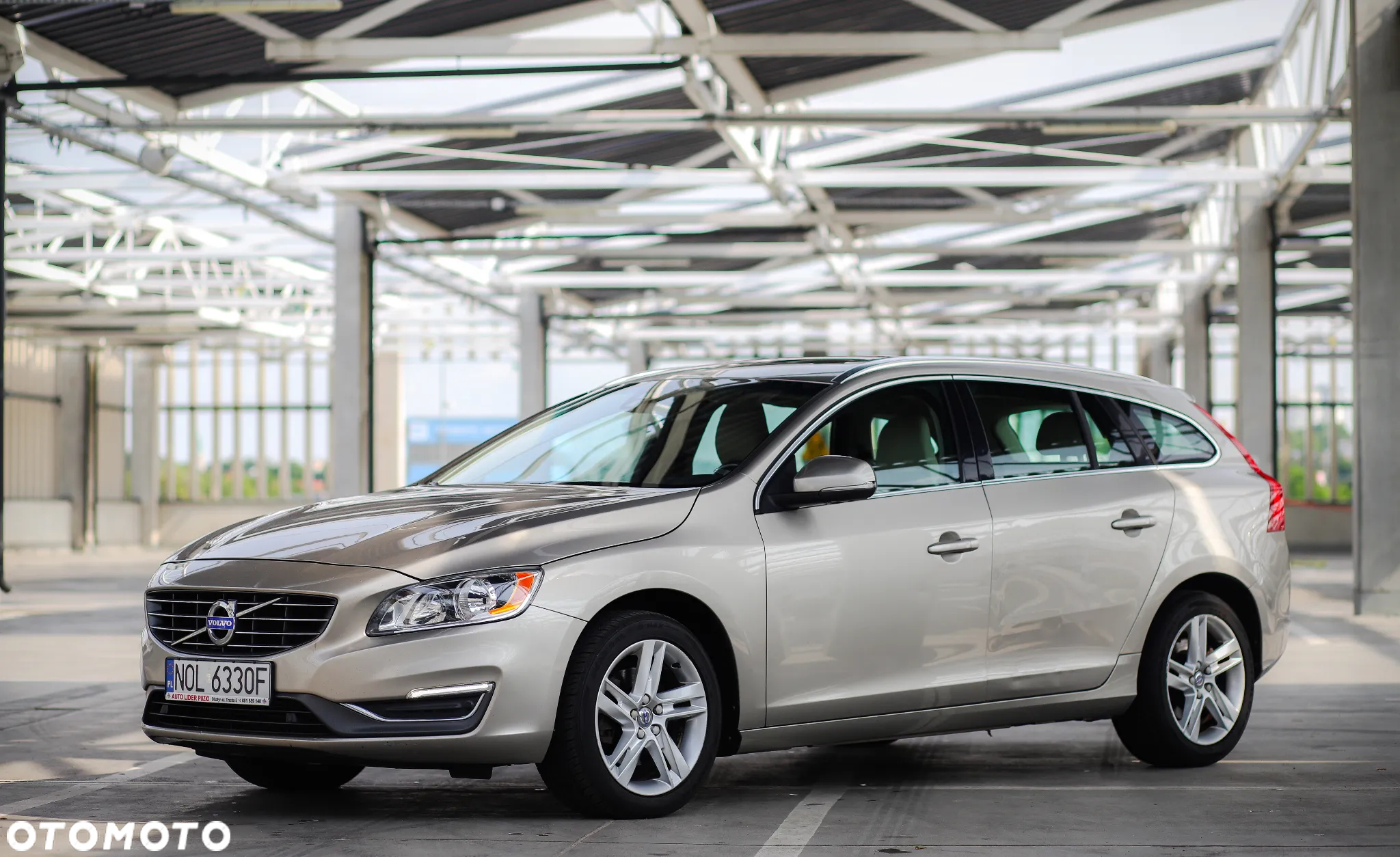 Volvo V60 T5 Drive-E Kinetic - 3