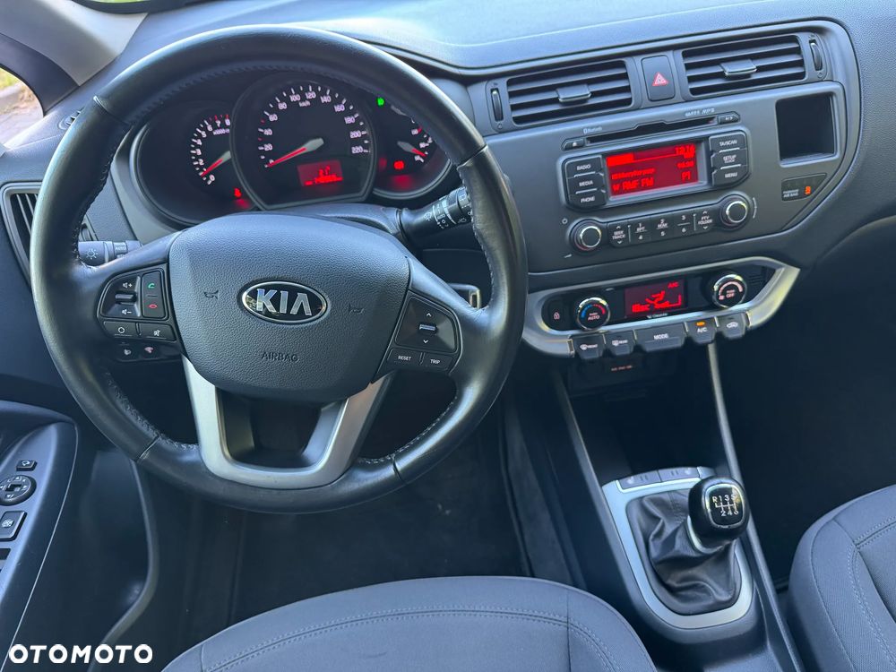 Kia Rio - 26
