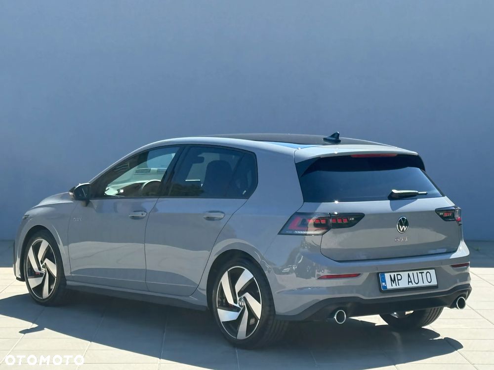Volkswagen Golf - 4