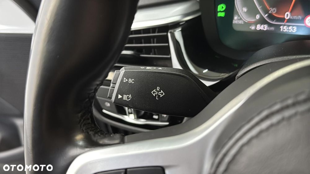 BMW Seria 5 520d mHEV - 29