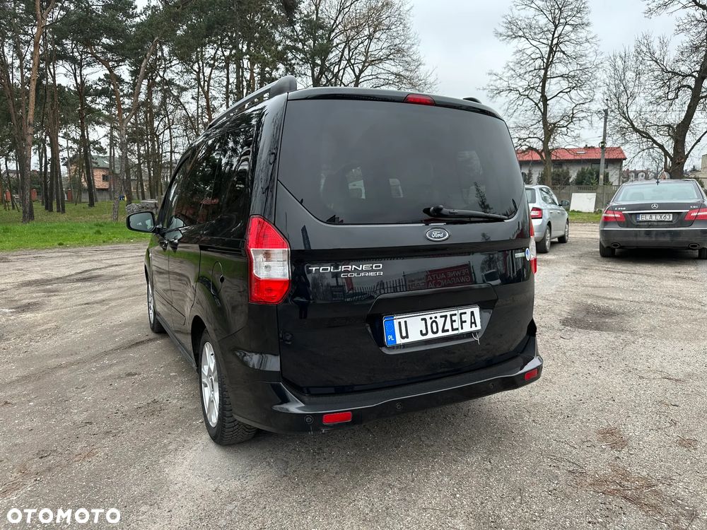 Ford Tourneo Courier 1.0 EcoBoost Titanium - 11