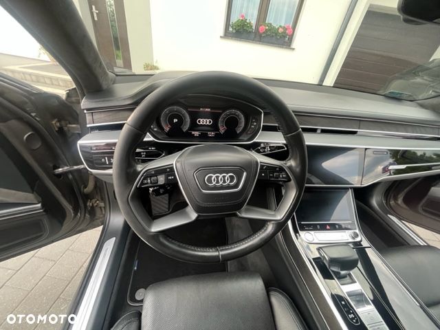 Audi A8 - 8