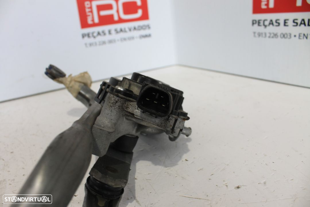 Limpa Para Brisas Toyota Yaris de 2012 - 3