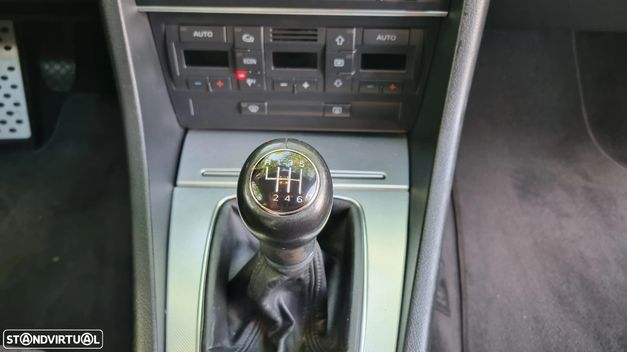 Audi A4 2.0 TDI S-line - 30