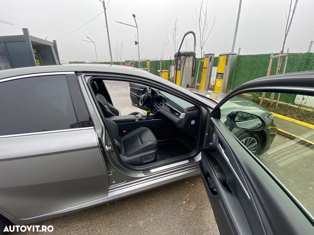 Toyota Camry Executive - 15