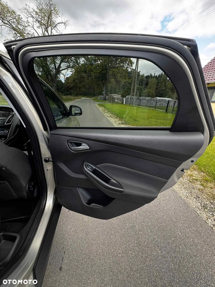 Ford Focus 1.0 EcoBoost Active - 19