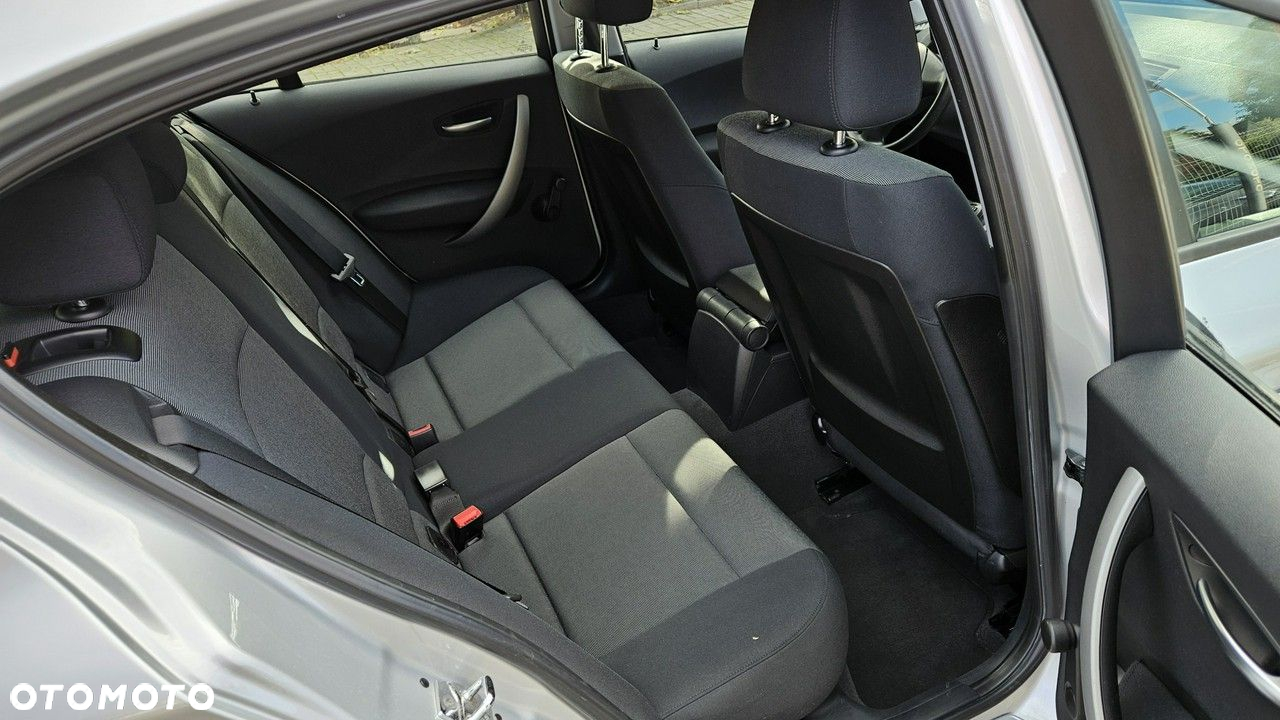 BMW Seria 1 116i - 14
