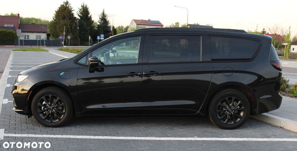 Chrysler Pacifica - 37