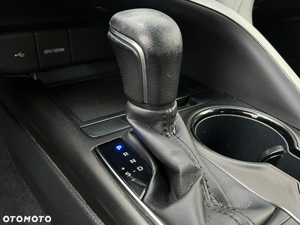 Toyota Camry - 26