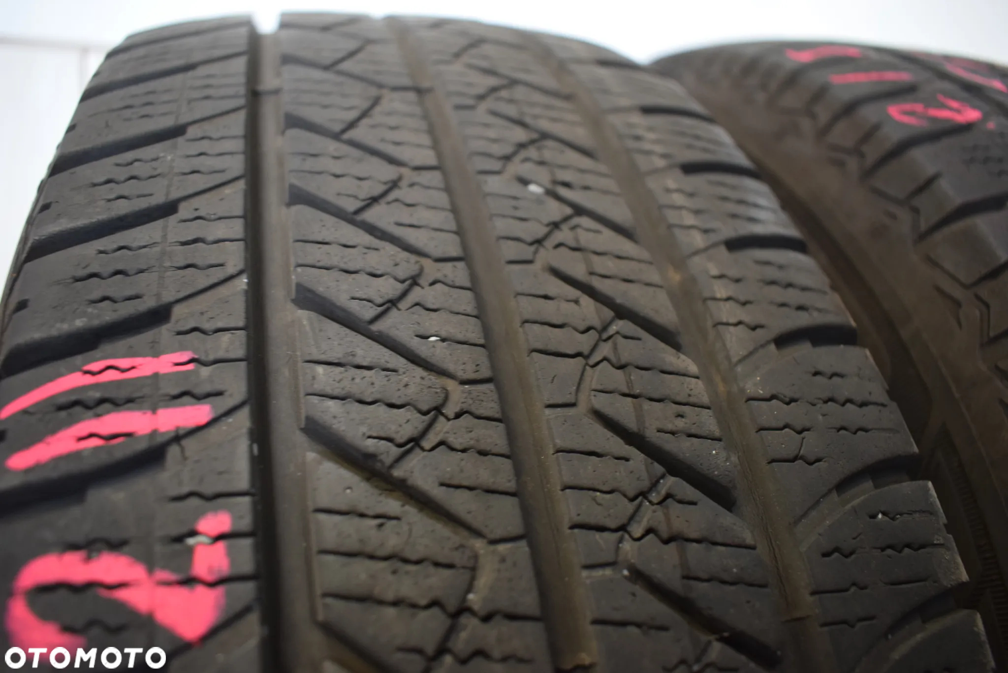 R16C 215/65 Goodyear Vector 4Seasons Cargo Cena za parę - 2