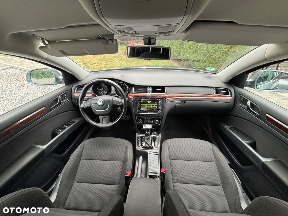 Skoda Superb 2.0 TDI Elegance DSG - 11