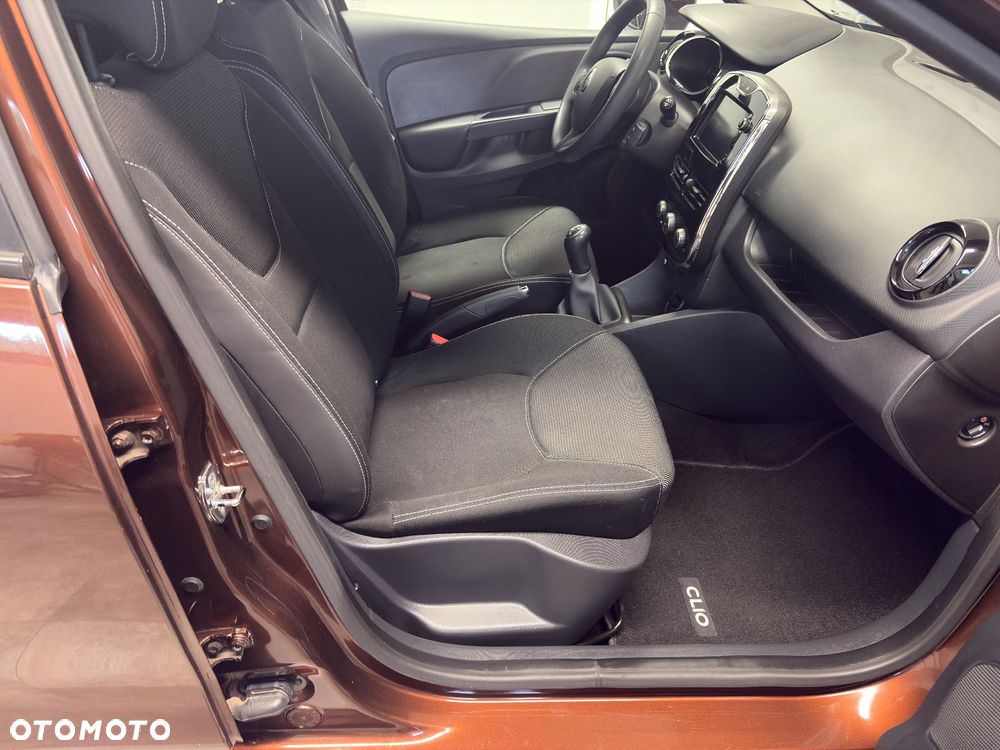 Renault Clio - 11