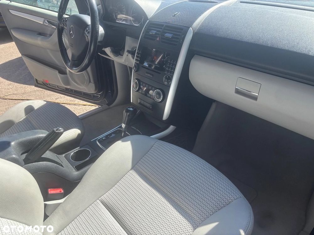 Mercedes-Benz Klasa A 170 Autotronic Avantgarde Grand Edition - 17