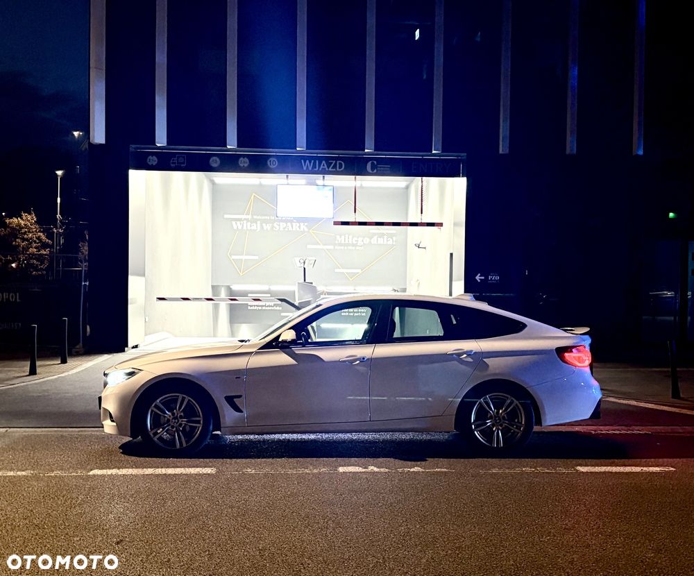 BMW 3GT 320i - 12