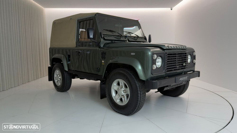 Land Rover Defender - 2