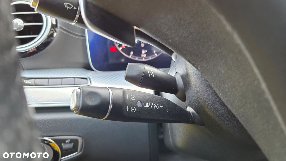 Mercedes-Benz Klasa E 350 d 4Matic 9G-TRONIC - 39