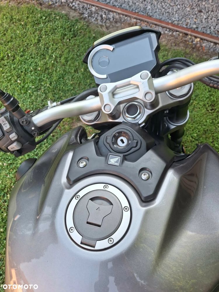 Honda CB - 2