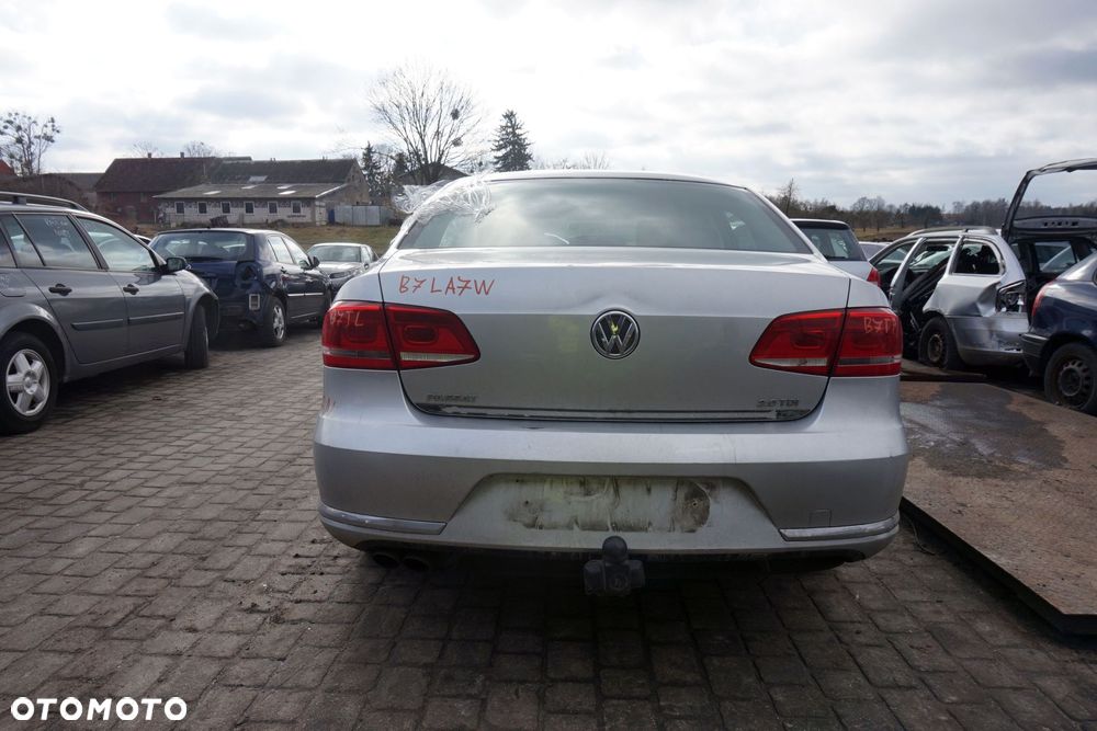 VOLKSWAGEN PASSAT B7 SEDAN 2012 LA7W 2.0 TDI CFFB 140KM NFU SREBRNY na części - 4