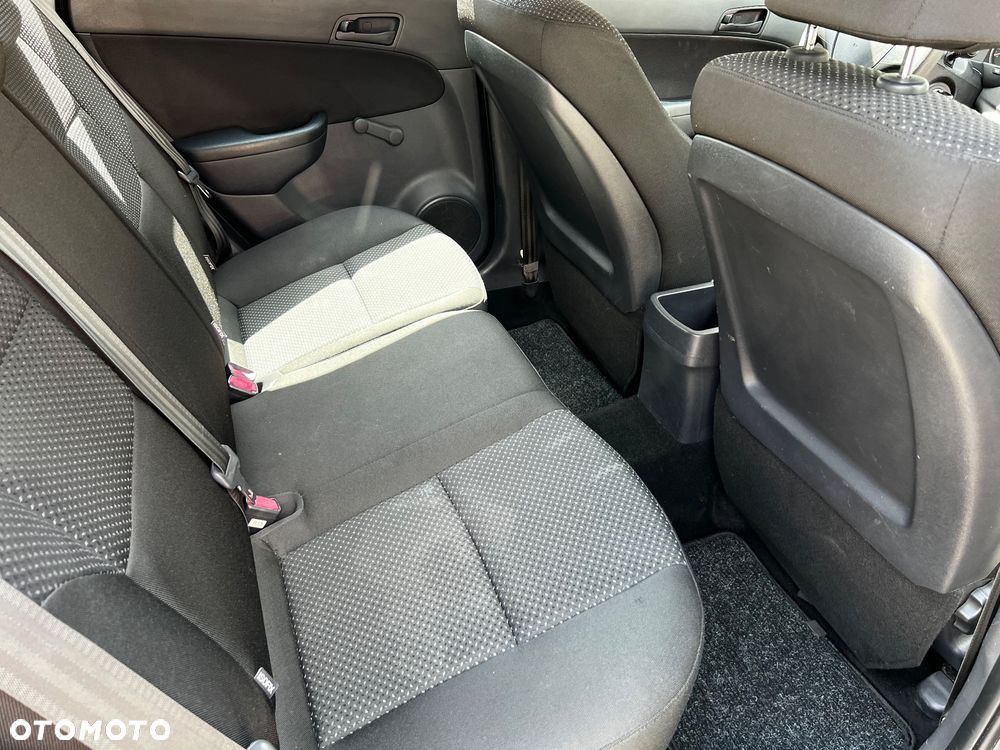 Hyundai i30 1.4 Classic + - 22