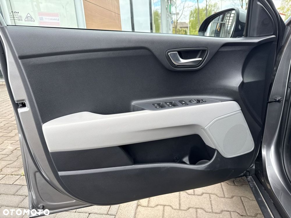 Kia Stonic 1.0 T-GDI Business Line DCT - 10