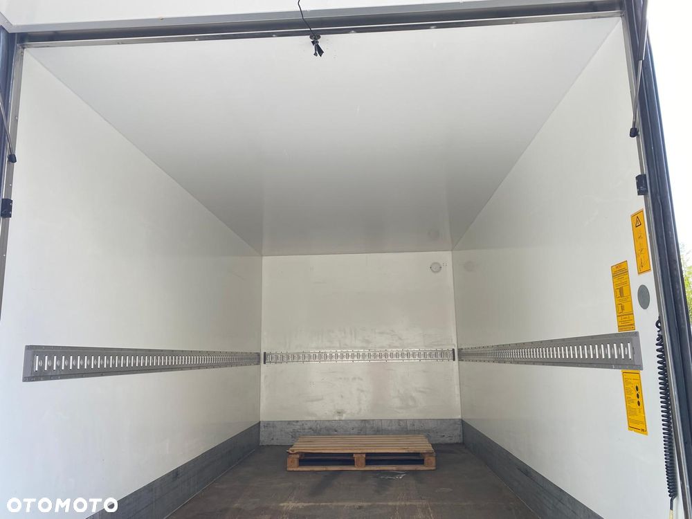 Volkswagen CRAFTER - 22