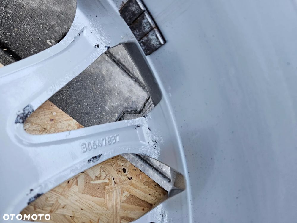 volvo c30 koła felgi aluminiowe 17 30647837 - 11
