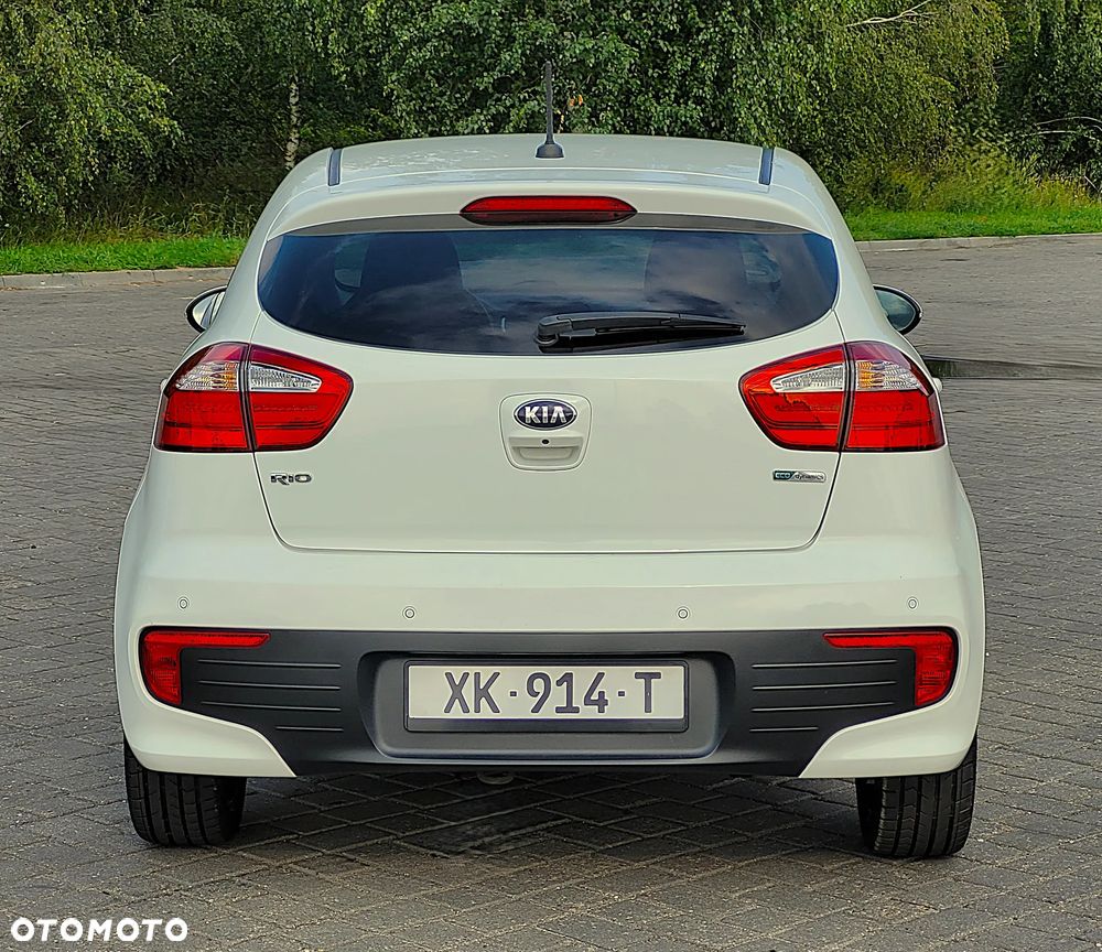 Kia Rio - 8