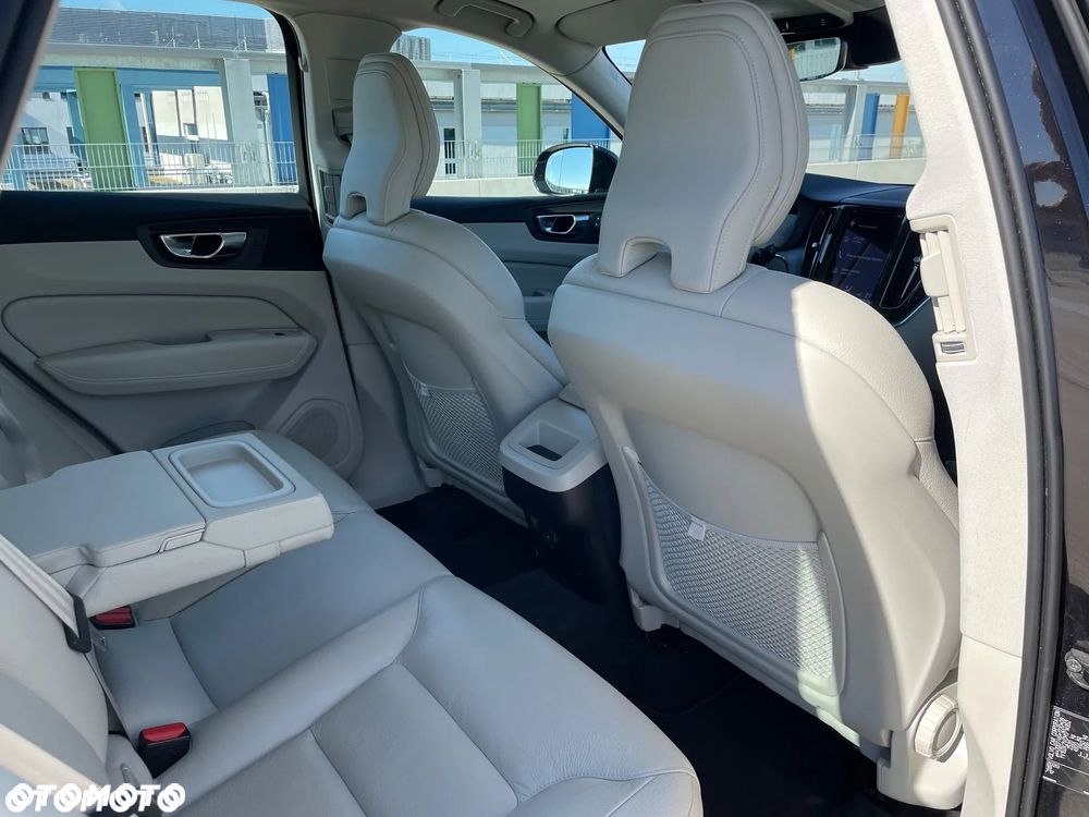 Volvo XC 60 B5 D AWD Inscription - 23