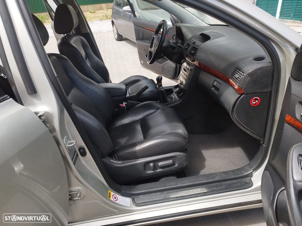 Toyota Avensis SD 2.0 D-4D Sol - 25