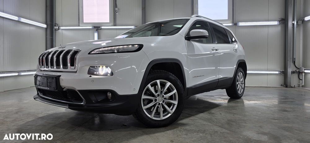 Jeep Cherokee - 38