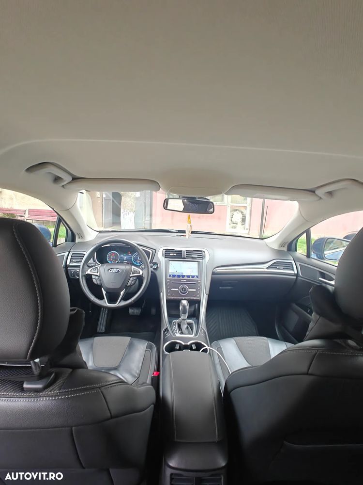 Ford Mondeo 2.0 TDCI PowerShift AWD Titanium - 4