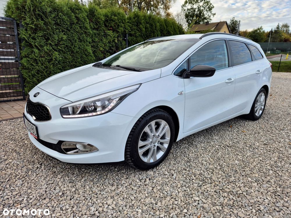 Kia Ceed 1.6 GDI Fifa World Cup Edition - 6