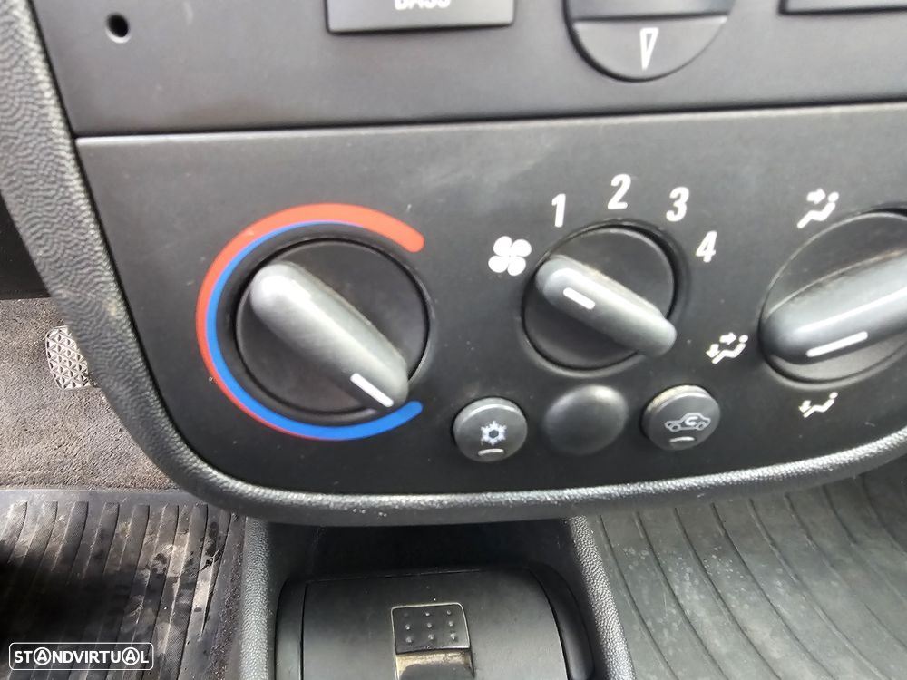 Opel combo A/C - 17