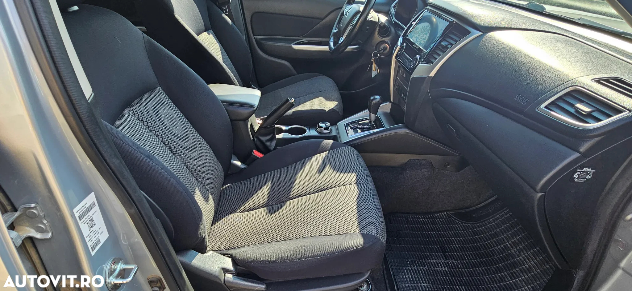 Mitsubishi L200 Double Cab 2.2 DI-D A/T Intense - 12