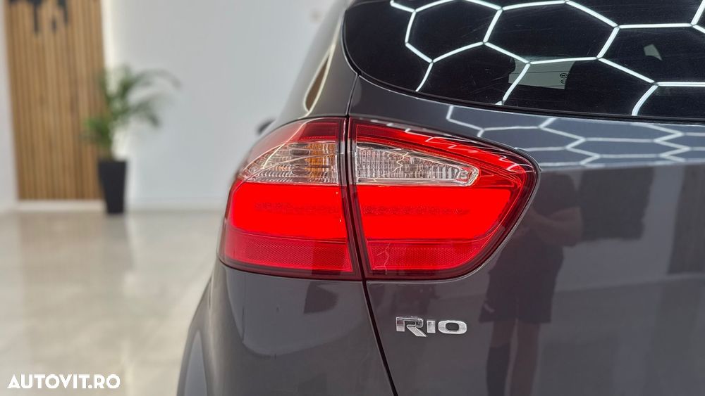 Kia Rio - 11