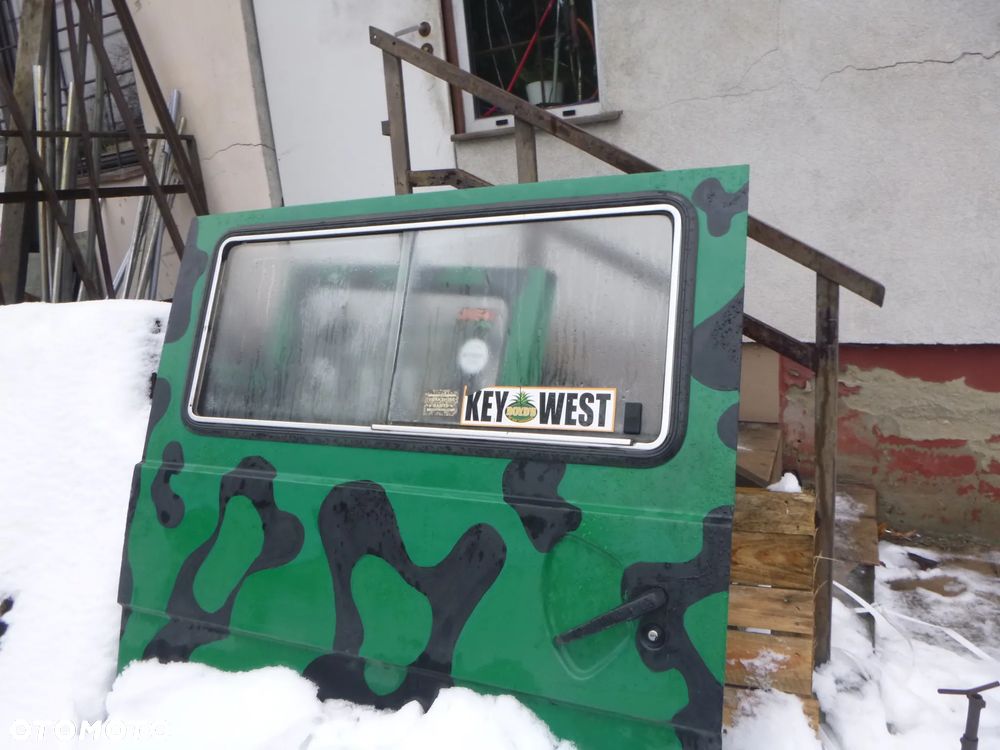 OKNO SZYBA PRZESUWNA VW LT 1 PRAWA DRZWI - 1