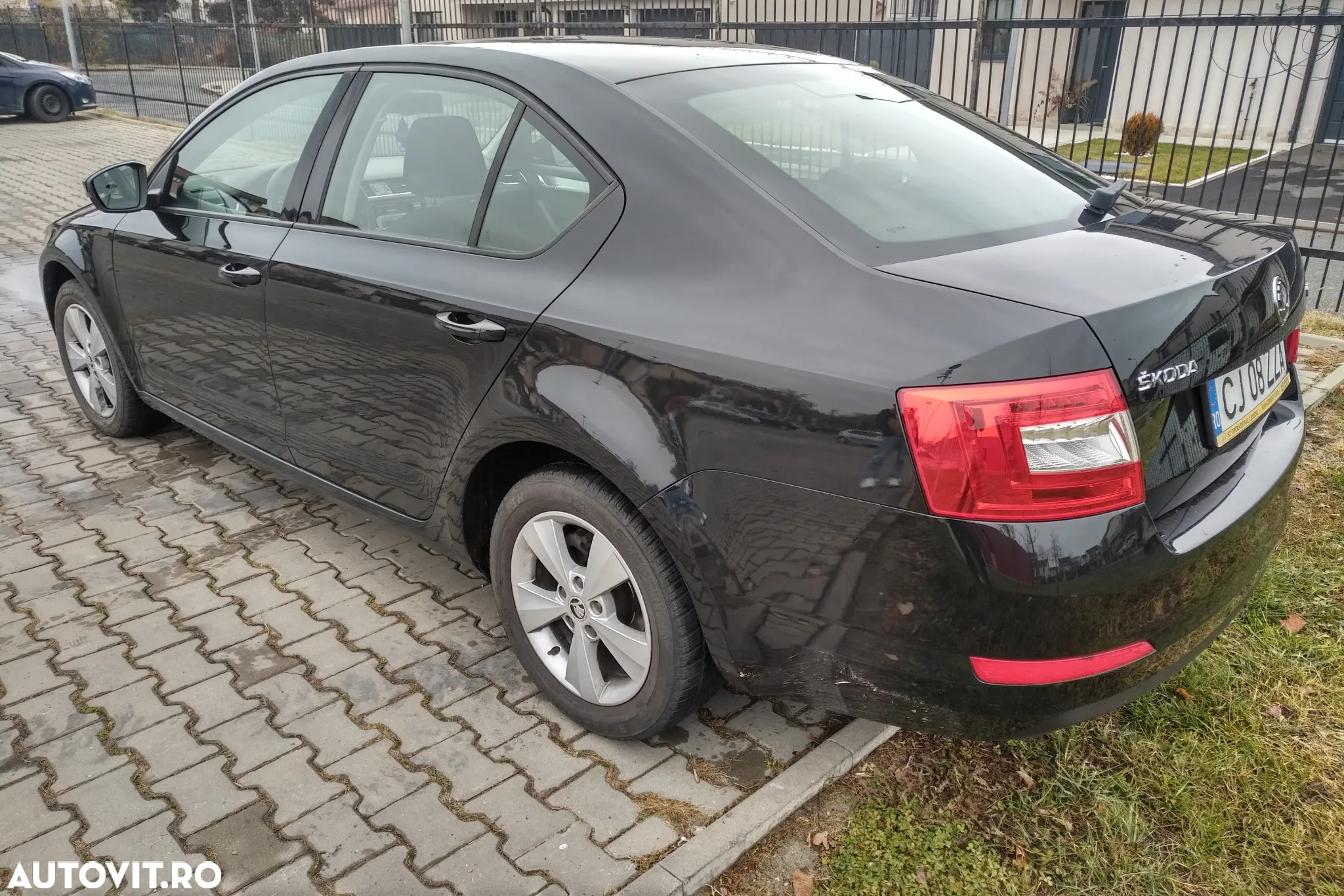 Skoda Octavia 1.6 TDI AMBITION - 10