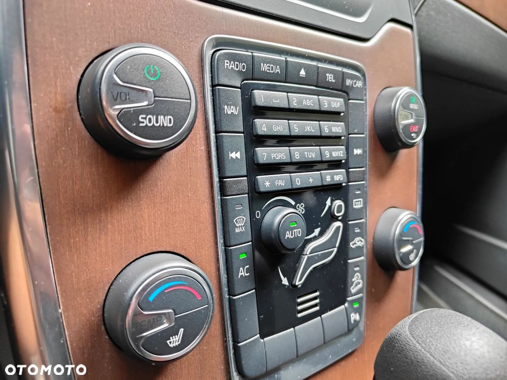 Volvo XC 70 - 21