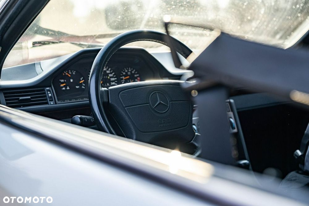 Mercedes-Benz Klasa E 320 - 27