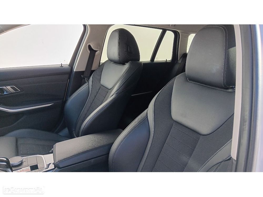 BMW 318 d Touring Auto - 22