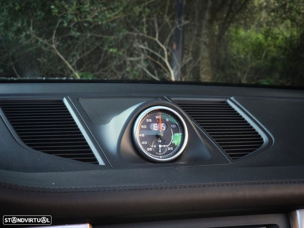 Porsche Macan Turbo PDK - 31