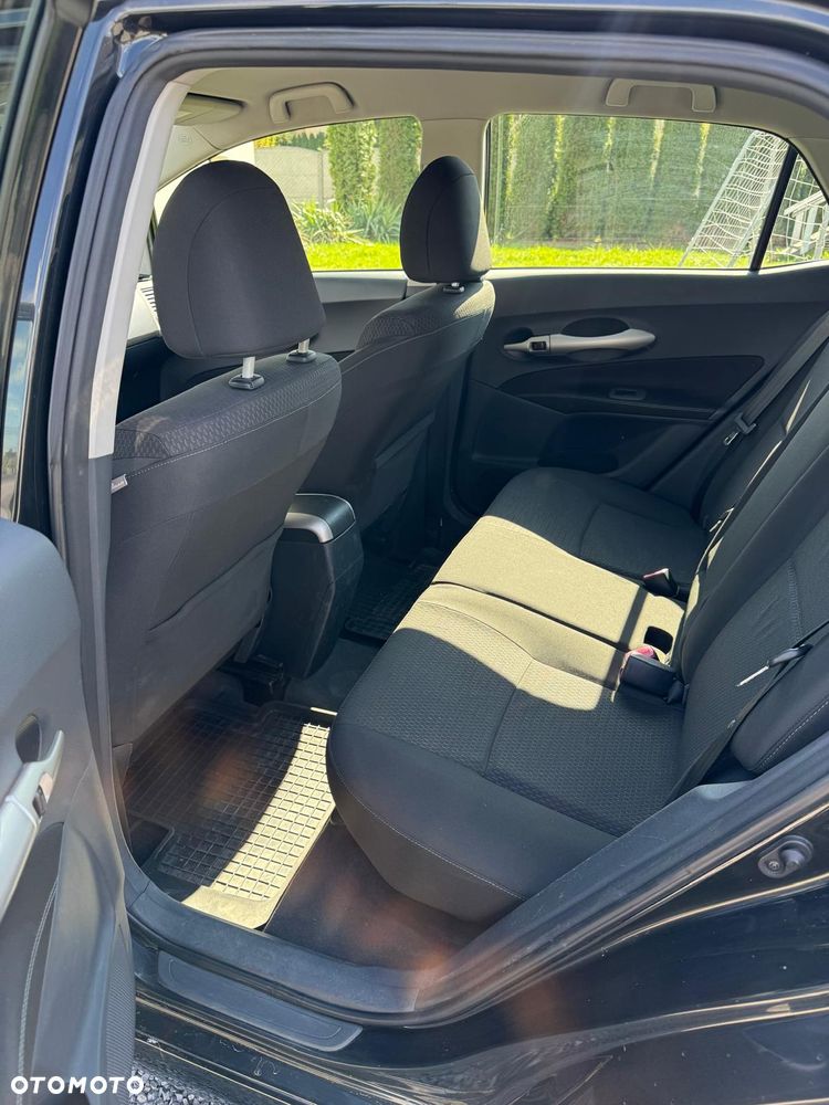 Toyota Auris 2.2 D-4D D-CAT - 6