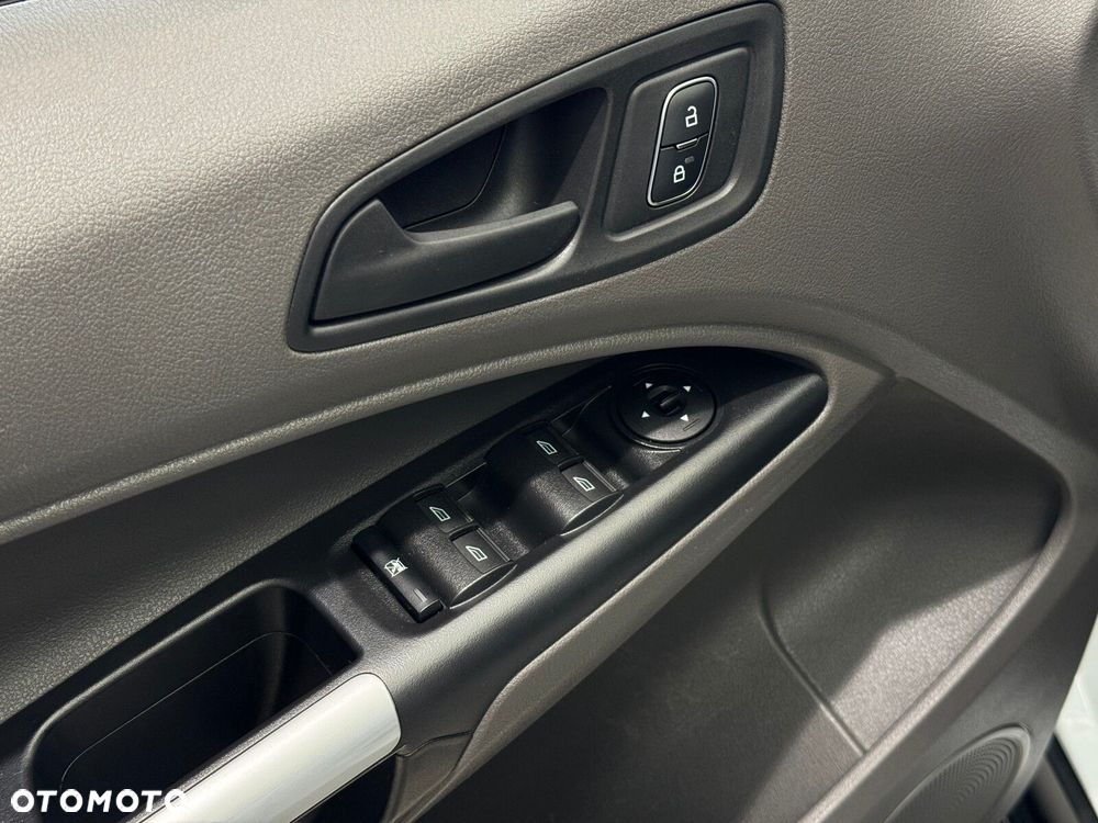 Ford Transit Connect - 21